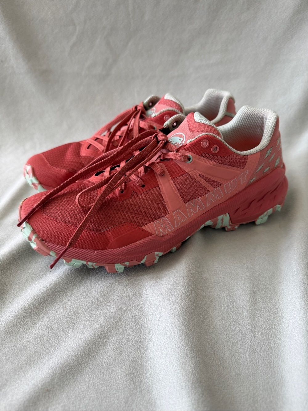 Mammut Sertig II Low Trail Running Shoes Womens Size 9 Pink Camo Lug 3030-04310